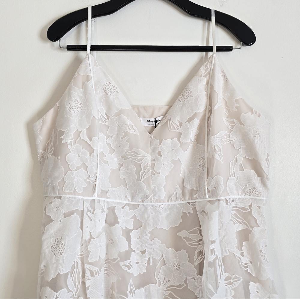 Showpo. Philine Plunge Fit and Flare Maxi Dress White 16 NWT New - Picture 5 of 9
